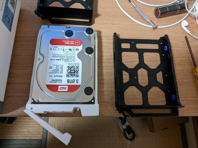 ts251d_hdd1.jpg